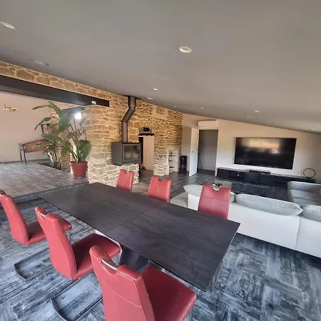 Гостевой дом Chez Vero D'hotes & Maison En Pierre Contemporaine