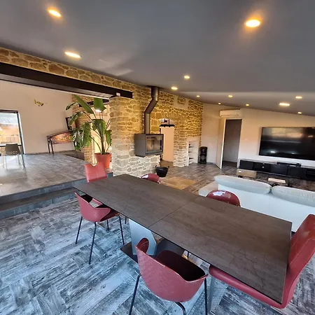 Гостевой дом Chez Vero D'hotes & Maison En Pierre Contemporaine Сюз-ла-Русс