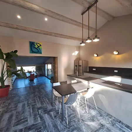 Pensionat Chez Vero D'hotes & Maison En Pierre Contemporaine Suze-la-Rousse
