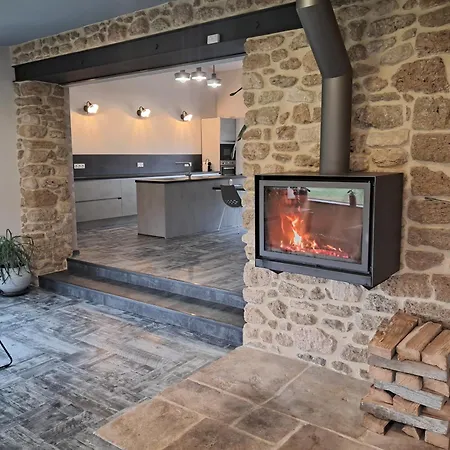 Chez Vero D'hotes & Maison En Pierre Contemporaine