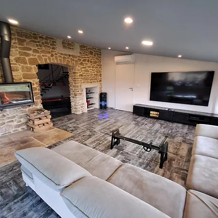 Гостевой дом Chez Vero D'hotes & Maison En Pierre Contemporaine Сюз-ла-Русс